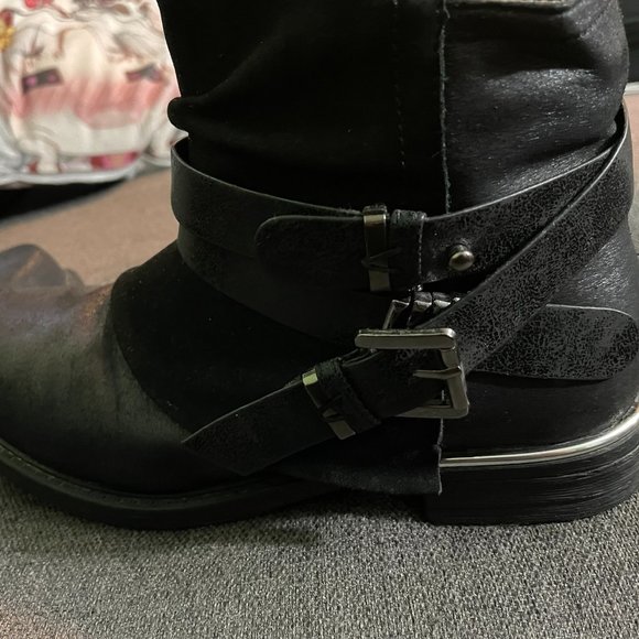 Multi-textured black booties - Picture 4 of 16